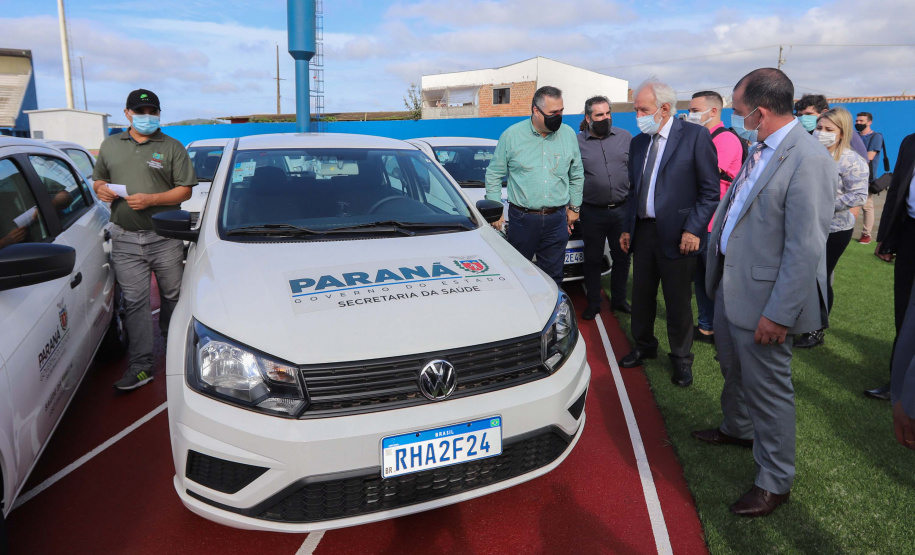 O governador em exercício Darci Piana e o secretário estadual da Saúde, Beto Preto, entregam nesta quarta-feira (13),  veículos da Estratégia da Saúde da Família aos municípios da 1ª Regional de Saúde de Paranaguá, além de computadores para renovação e modernização do parque tecnológico da Sesa.13/10/2021 - Foto: Geraldo Bubniak/AEN