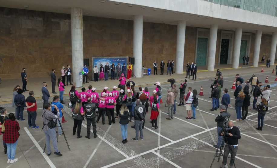 O governador em exercício Darci Piana participa nesta quinta-feira (14), da abertura da Expedição Filhas do Paraná - Rota deMototurismo no Palacio Iguaçu . Na foto, Irapuan Cortes Santos  da Parana Turismo.  14/10/2021 - Foto:Alessandro Vieira/SEDEST