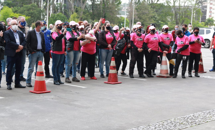 O governador em exercício Darci Piana participa nesta quinta-feira (14), da abertura da Expedição Filhas do Paraná - Rota deMototurismo no Palacio Iguaçu . Na foto, Irapuan Cortes Santos  da Parana Turismo.  14/10/2021 - Foto:Alessandro Vieira/SEDEST