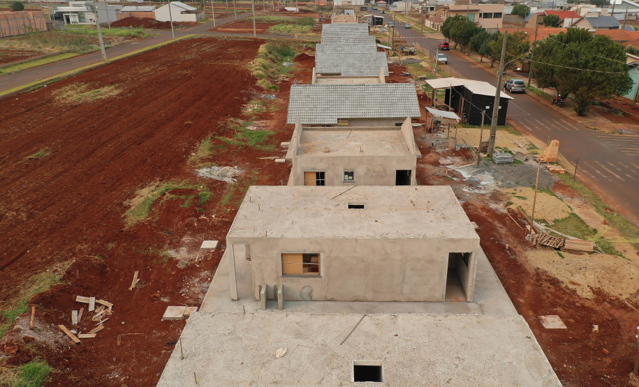 Famílias interessadas em adquirir imóveis do empreendimento, financiados pela Cohapar com condições facilitadas, devem se cadastrar pelo site cohapar.pr.gov.br/cadastro. Podem participar pessoas com renda familiar de até seis salários mínimos, que não tenham casa própria ou restrições de crédito. Foto: Alessandro Vieira/AEN