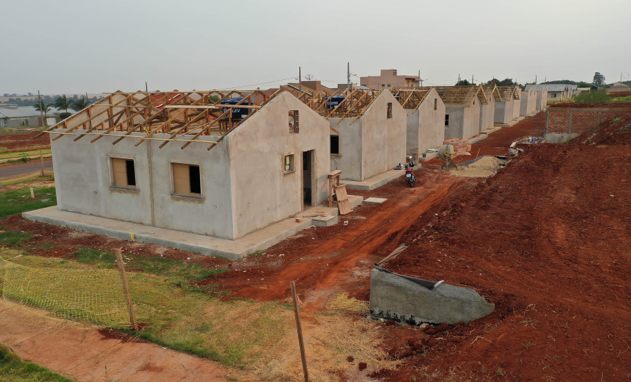 Famílias interessadas em adquirir imóveis do empreendimento, financiados pela Cohapar com condições facilitadas, devem se cadastrar pelo site cohapar.pr.gov.br/cadastro. Podem participar pessoas com renda familiar de até seis salários mínimos, que não tenham casa própria ou restrições de crédito. Foto: Alessandro Vieira/AEN