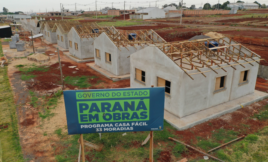 Famílias interessadas em adquirir imóveis do empreendimento, financiados pela Cohapar com condições facilitadas, devem se cadastrar pelo site cohapar.pr.gov.br/cadastro. Podem participar pessoas com renda familiar de até seis salários mínimos, que não tenham casa própria ou restrições de crédito. Foto: Alessandro Vieira/AEN