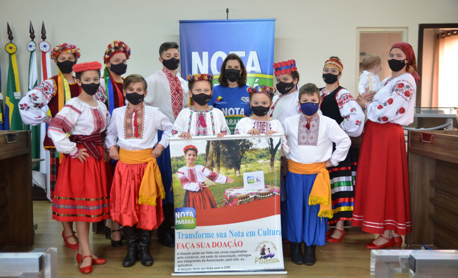Ganhadores do sorteio de outubro recebem os prêmios do Nota Paraná  -  Curitiba, 14/10/2021  -  Foto: Thiago Henrique Ferreira da Silva