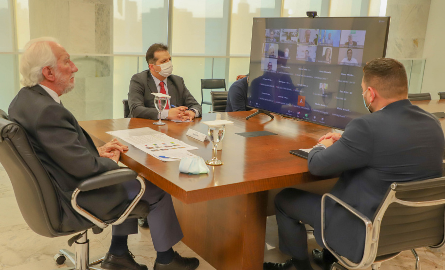 O Consórcio Brasil Verde, nova iniciativa que está sendo criada pelo Fórum Nacional de Governadores para proteção do meio ambiente, tem apoio do Paraná. O governador em exercício Darci Piana declarou a adesão do Estado durante o encontro online realizado nesta quinta-feira (14), que reuniu representantes dos demais estados brasileiros para discutir o detalhamento do plano.Foto: Ari Dias/ AEN.