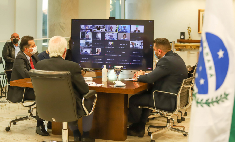 O Consórcio Brasil Verde, nova iniciativa que está sendo criada pelo Fórum Nacional de Governadores para proteção do meio ambiente, tem apoio do Paraná. O governador em exercício Darci Piana declarou a adesão do Estado durante o encontro online realizado nesta quinta-feira (14), que reuniu representantes dos demais estados brasileiros para discutir o detalhamento do plano.Foto: Ari Dias/ AEN.