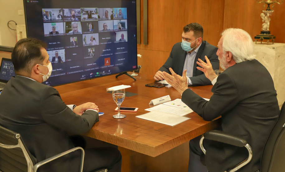 O Consórcio Brasil Verde, nova iniciativa que está sendo criada pelo Fórum Nacional de Governadores para proteção do meio ambiente, tem apoio do Paraná. O governador em exercício Darci Piana declarou a adesão do Estado durante o encontro online realizado nesta quinta-feira (14), que reuniu representantes dos demais estados brasileiros para discutir o detalhamento do plano.Foto: Ari Dias/ AEN.