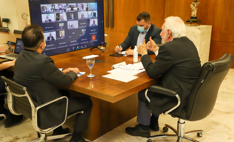 O Consórcio Brasil Verde, nova iniciativa que está sendo criada pelo Fórum Nacional de Governadores para proteção do meio ambiente, tem apoio do Paraná. O governador em exercício Darci Piana declarou a adesão do Estado durante o encontro online realizado nesta quinta-feira (14), que reuniu representantes dos demais estados brasileiros para discutir o detalhamento do plano.Foto: Ari Dias/ AEN.