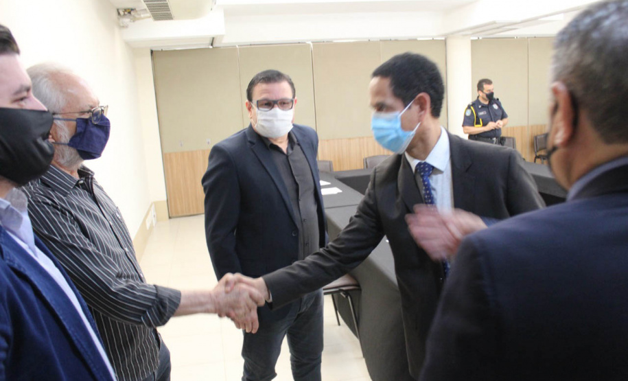 A Paraná Turismo realizou nesta quinta-feira (14), em Foz do Iguaçu, uma reunião com entidades do setor, para discutir estratégias para melhorar a segurança dos turistas na região da fronteira. A reunião contou com o apoio da Secretaria de Segurança Pública do Paraná. - Curitiba, 14/10/2021 - Foto: SEDEST