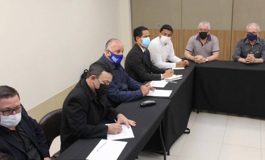 A Paraná Turismo realizou nesta quinta-feira (14), em Foz do Iguaçu, uma reunião com entidades do setor, para discutir estratégias para melhorar a segurança dos turistas na região da fronteira. A reunião contou com o apoio da Secretaria de Segurança Pública do Paraná. - Curitiba, 14/10/2021 - Foto: SEDEST