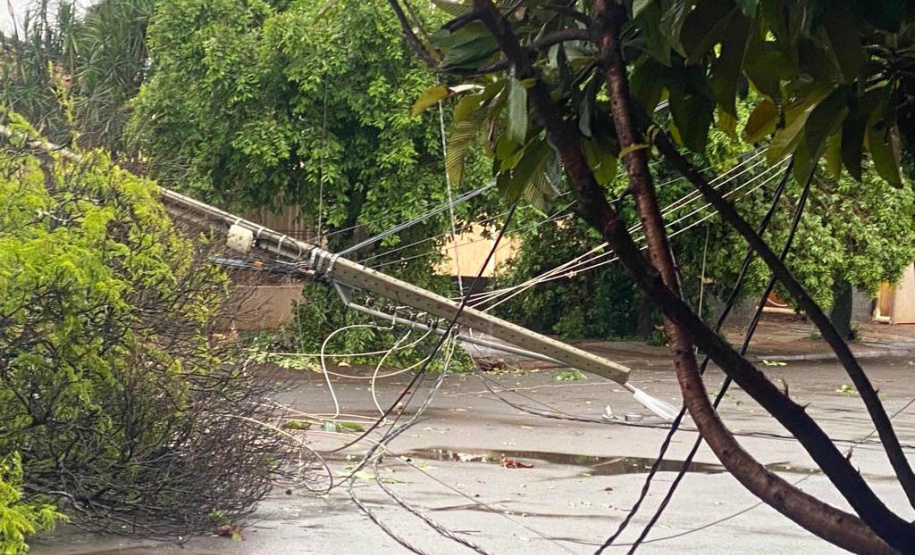 Temporal ainda compromete abastecimento de água e luz em várias cidades do Paraná  -  Curitiba, 15/10/2021  -  Fopto: Copel