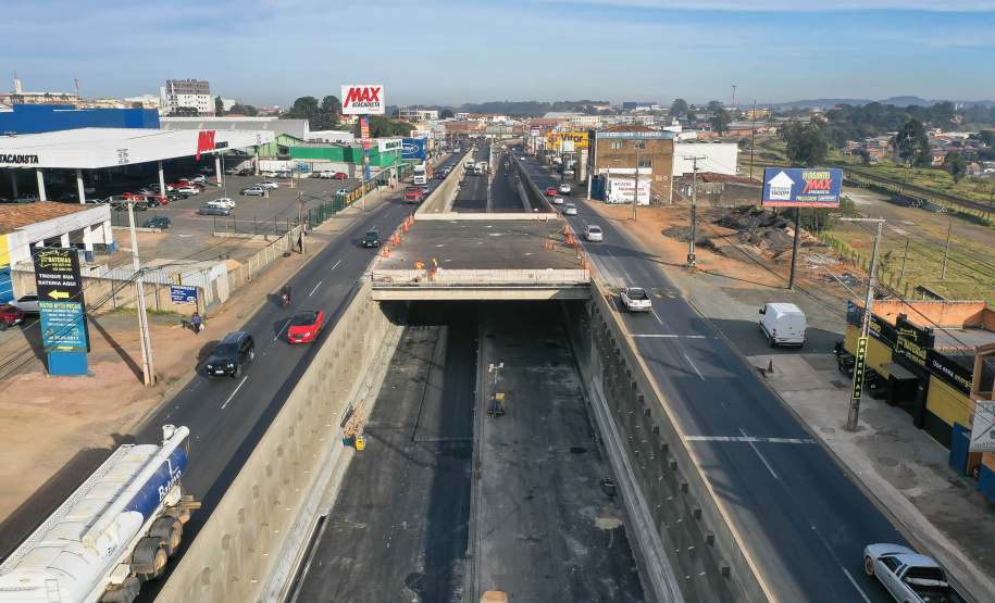 Trincheira BR-376 em Ponta Grossa - Foto: Alessandro Vieira