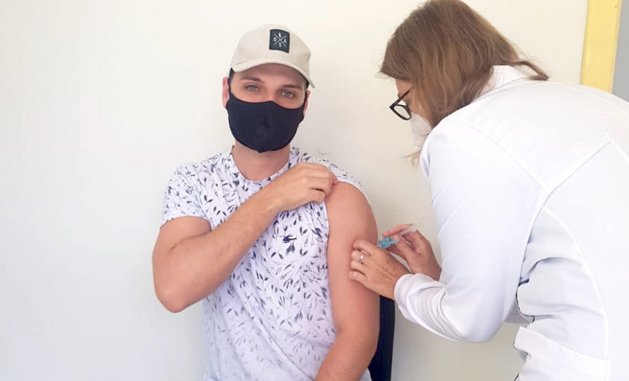 A Secretaria de Estado da Saúde (Sesa) realiza neste sábado (16) o dia D de mobilização nacional da campanha de Multivacinação em crianças e adolescentes menores de 15 anos (14 anos, 11 meses e 29 dias).-  Curitiba, 16/10/2021 -  Foto: Multivacinação/SESA