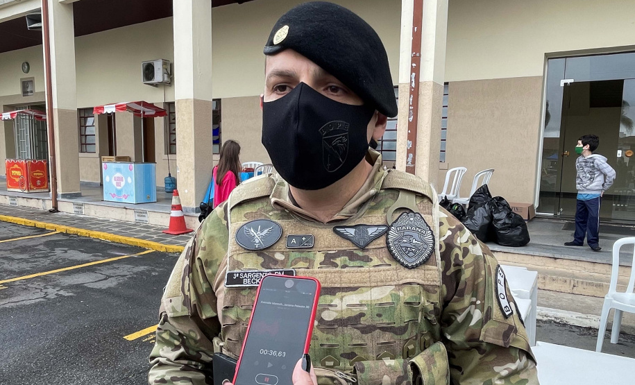 17-10-2021 Dia das Crianças no QCG Com exposições de equipamentos, passeios de viatura, tirolesa e até um helicóptero, o Quartel do Comando-Geral abriu as portas para a comunidade entre as 10 e 16 horas deste domingo (17/10) em comemoração ao Dia das Crianças. O evento, que contou com diversos parceiros, foi pensado e organizado para proporcionar um dia especial para os filhos dos policiais militares e para a comunidade no geral. - Curitiba, 17/10/2021 - Foto: PMPR