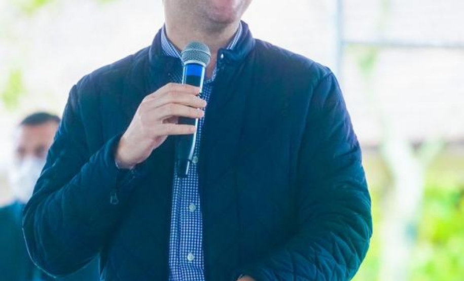 Mais 13 colégios estaduais de oito municípios receberam nesta segunda-feira (18) 117 kits educacionais de robótica — nove para cada instituição de ensino. Foram contempladas, desta vez, escolas do Núcleo Regional de Educação (NRE) da Área Metropolitana Norte. A cerimônia de entrega dos kits aconteceu no Colégio Estadual Altair da Silva Leme, em Colombo. Foto: Guilherme Flores/Casa Civil