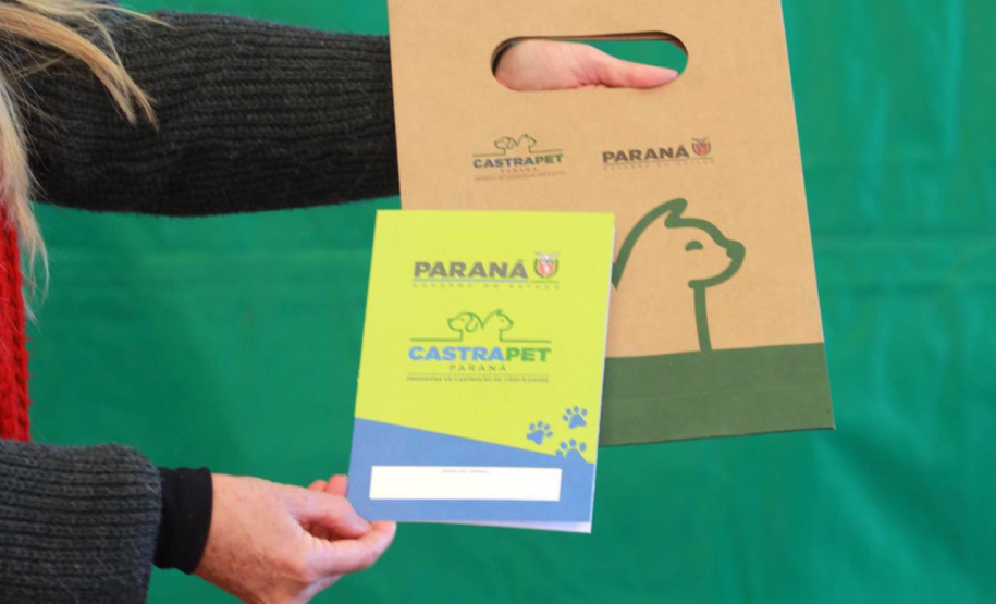 Em três municípios do Norte Pioneiro do Estado, 463 animais são aguardados para o Programa Permanente de Esterilização de Cães e Gatos ? CastraPet Paraná até o final deste mês. A ação é promovida pela Secretaria do Desenvolvimento Sustentável e do Turismo (Sedest), em parceria com os municípios, que realizam o cadastro das famílias beneficiadas. - Curitiba, 18/10/2021 - Foto: SEDEST