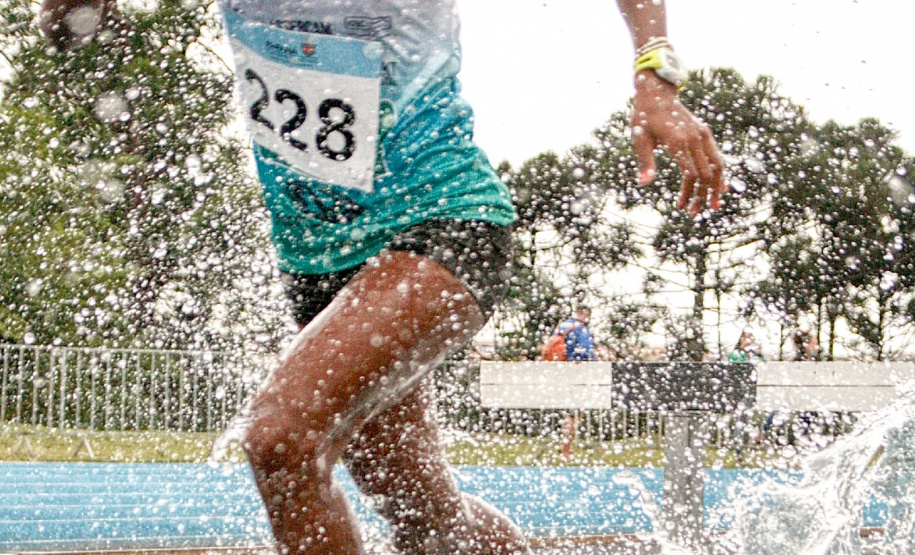 O Centro Nacional de Treinamento em Atletismo (CNTA), em Cascavel, mais uma vez foi palco de grandes disputas e importantes conquistas do atletismo paranaense. Neste último fim de semana (16 e 17), a cidade foi sede das mais variadas competições do atletismo na etapa estadual dos Jogos da Juventude do Paraná (JOJUPS) e dos Jogos Abertos do Paraná (JAPS), que contabilizaram 43 municípios participantes e mais de 500 atletas. - Curitiba, 18/10/2021 - Foto: Alexsandro Felix
