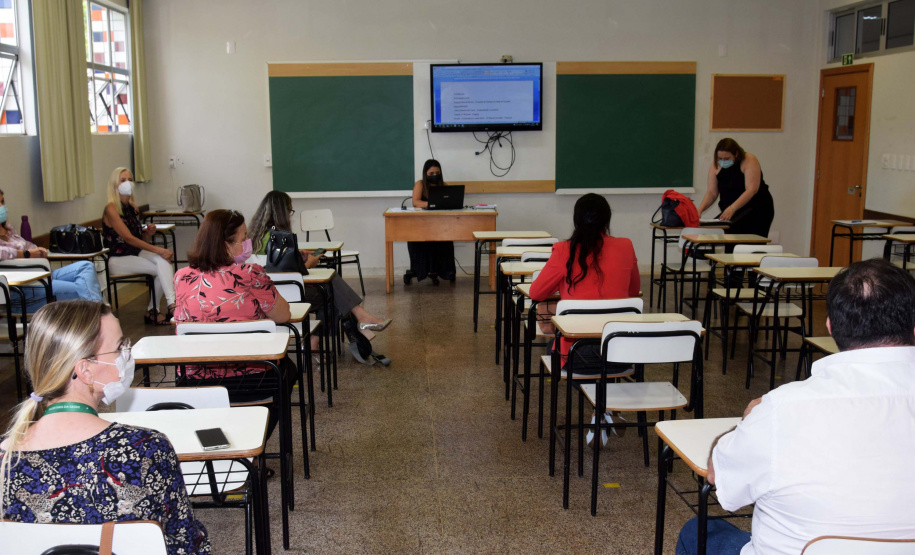 A Secretaria de Estado da Saúde (Sesa) iniciou a segunda etapa do Planejamento Regional Integrado (PRI) nesta segunda-feira (18), em encontro presencial realizado no município de Maringá, com as Regionais de Saúde da abrangência da Macrorregião Noroeste.Foto: Américo Antonio/SESA