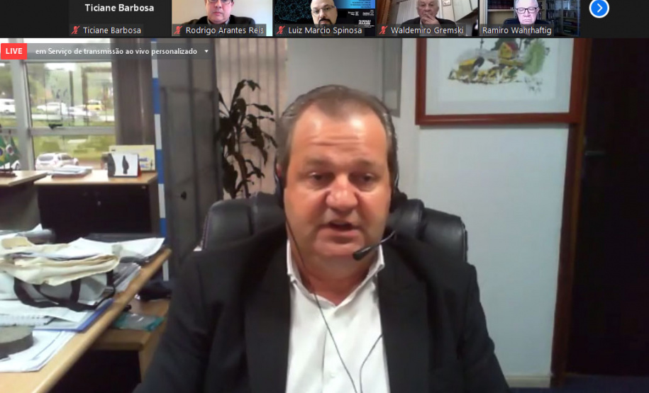 Com o objetivo de fortalecer a interação entre as instituições de ensino superior do Paraná e a sociedade através do desenvolvimento de diferentes estratégias e projetos de educação e divulgação da ciência, foi lançado nesta segunda-feira (18) o Novo Arranjo de Pesquisa e Inovação (NAPI) Educação para a Ciência e Divulgação Científica. - Curitiba, 18/10/2021 - Foto: Fundação Araucária