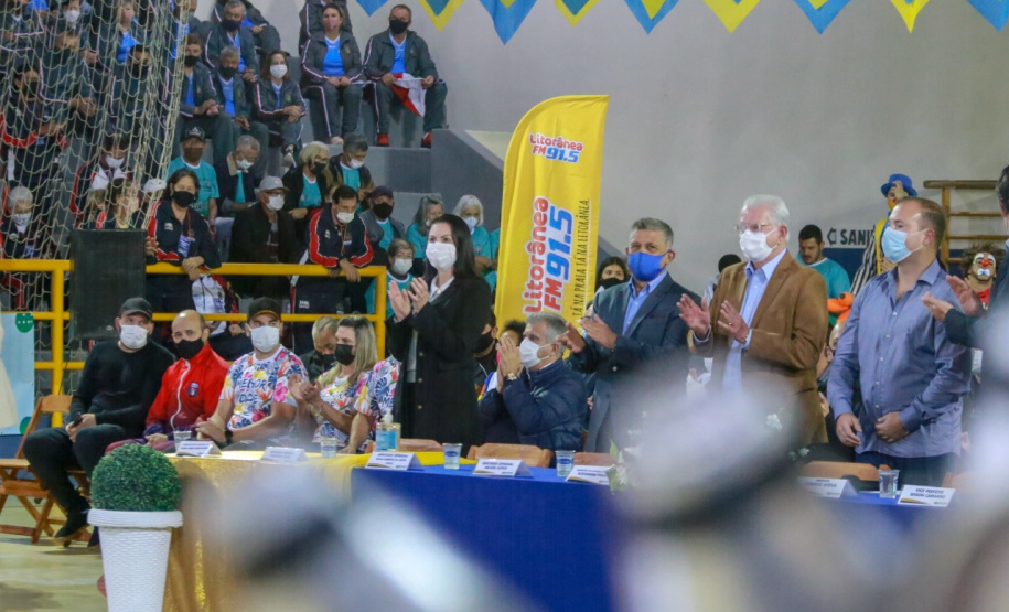 Abertura dos Jogos da Integração do Idoso, em Guaratuba. Foto: Valdelino Pontes/AEN