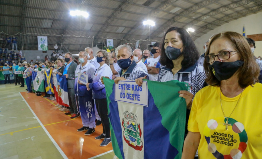 Abertura dos Jogos da Integração do Idoso, em Guaratuba. Foto: Valdelino Pontes/AEN