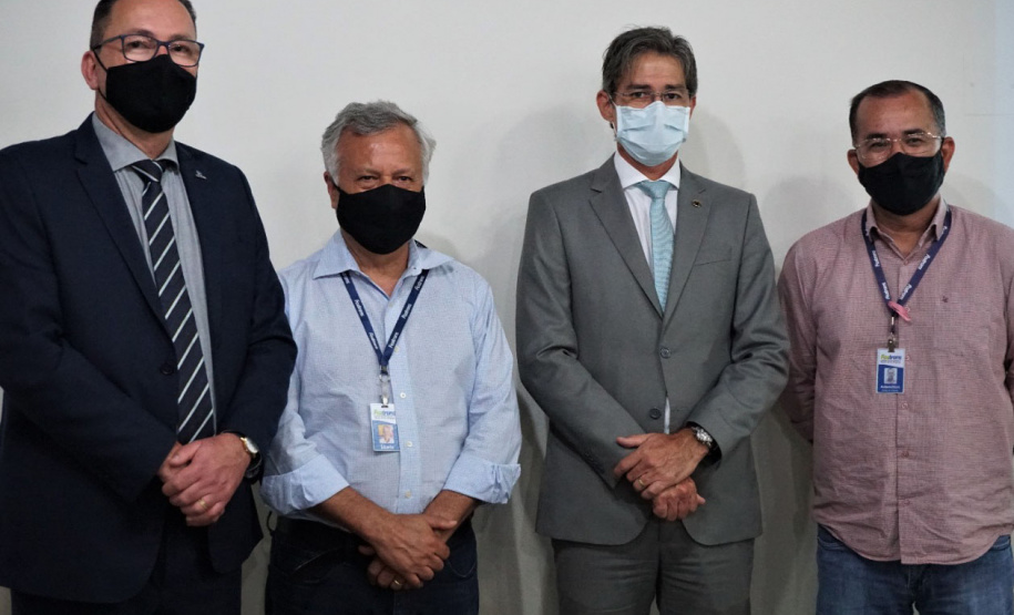 O secretário nacional de Trânsito, Frederico Carneiro, reuniu-se com representantes da Argentina e Paraguai, em Foz do Iguaçu, na tarde desta segunda-feira (18), para apresentar os aplicativos de documentos digitais. - Foz do Iguaçu, 19/10/2021 - Foto: Allan Marba/Detran-PR