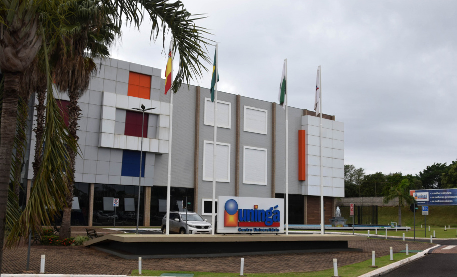 A importância da regionalização da Saúde no desenvolvimento do Planejamento Regional Integrado (PRI) foi destacada pelo secretário de Estado da Saúde, Beto Preto, em Maringá, com as Regionais de Saúde da abrangência da Macrorregião Noroeste, nesta terça-feira (19). - Maringá, 19/10/2021 - Foto: Américo Antonio/SESA