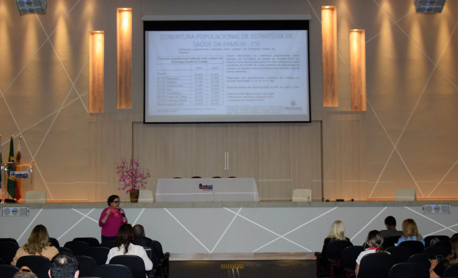 A importância da regionalização da Saúde no desenvolvimento do Planejamento Regional Integrado (PRI) foi destacada pelo secretário de Estado da Saúde, Beto Preto, em Maringá, com as Regionais de Saúde da abrangência da Macrorregião Noroeste, nesta terça-feira (19). - Maringá, 19/10/2021 - Foto: Américo Antonio/SESA