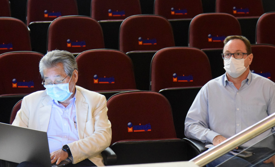 A importância da regionalização da Saúde no desenvolvimento do Planejamento Regional Integrado (PRI) foi destacada pelo secretário de Estado da Saúde, Beto Preto, em Maringá, com as Regionais de Saúde da abrangência da Macrorregião Noroeste, nesta terça-feira (19). - Maringá, 19/10/2021 - Foto: Américo Antonio/SESA