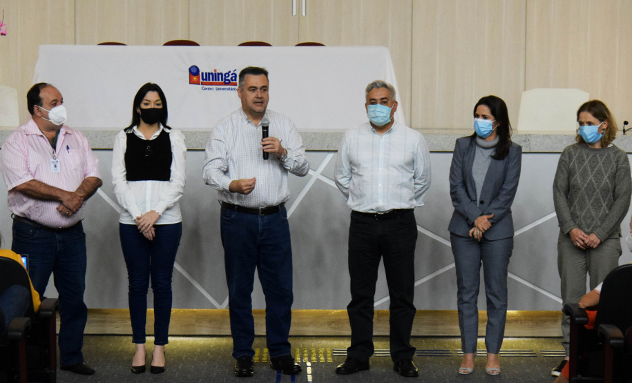 A importância da regionalização da Saúde no desenvolvimento do Planejamento Regional Integrado (PRI) foi destacada pelo secretário de Estado da Saúde, Beto Preto, em Maringá, com as Regionais de Saúde da abrangência da Macrorregião Noroeste, nesta terça-feira (19). - Maringá, 19/10/2021 - Foto: Américo Antonio/SESA