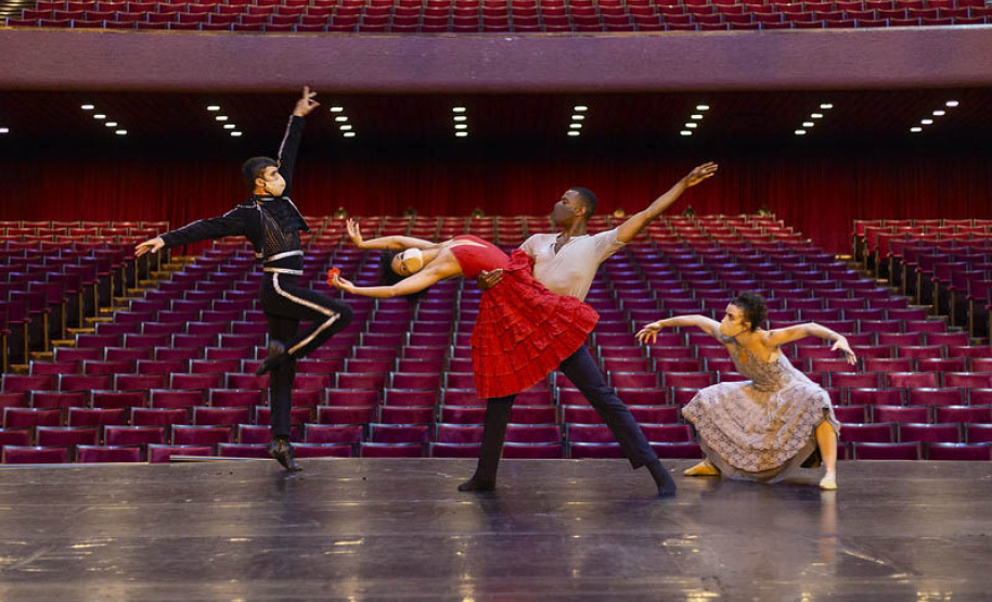 O Teatro Guaíra inicia na próxima sexta (22/10, ao meio-dia) o projeto ?Parques e Praças?, com apresentações de dança semanais em pontos turísticos de Curitiba. - Curitiba, 19/10/2021 - Foto: Maringas Maciel/Teatro Guaíra