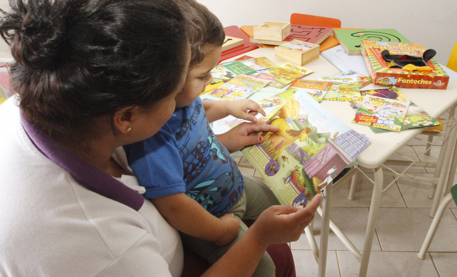 23/08/2017 - Programa Crescer em Família aprimora atendimento na região de Ponta Grossa Governo empossa membros do Conselho dos Direitos da Criança e do Adolescente na segunda - Foto: Aliocha Maurício/Arquivo AEN
