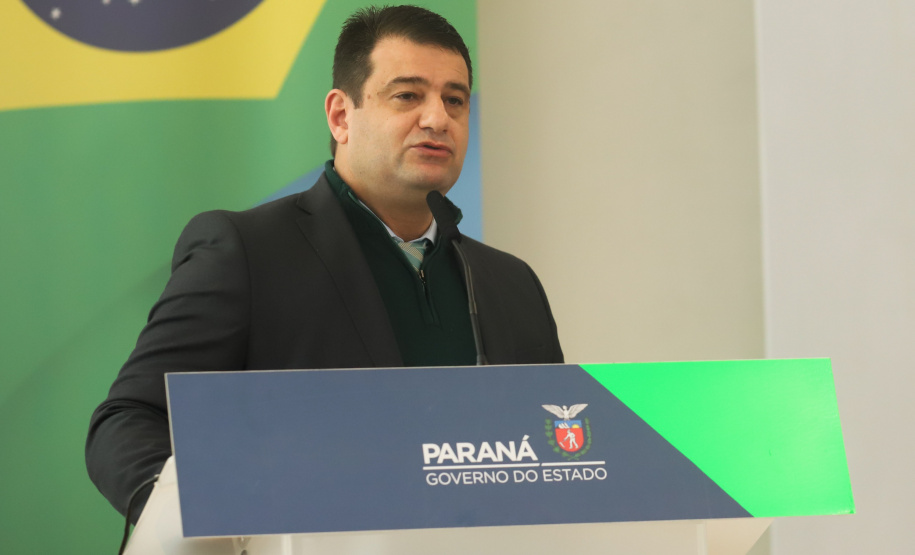 Cursos PM O vice governador Darci Piana participa nesta quarta-feira (20) do lançamento de programa de cursos de atualização profissional e de especialização nas áreas de Polícia Comunitária, Mediação de Conflitos e Análise Criminal para 6,2 mil profissionais de todo o Paraná, no Palacio Iguacu. Na foto o Deputado Alexandre Amaro . Curitiba, 20/10/2021 - Foto: Geraldo Bubniak/AEN