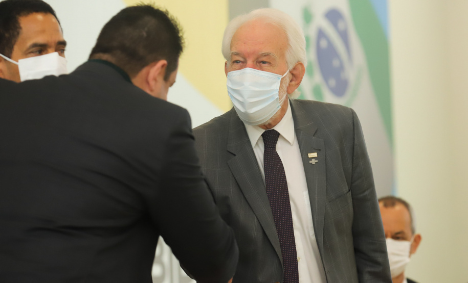 Cursos PM O vice governador Darci Piana participa nesta quarta-feira (20) do lançamento de programa de cursos de atualização profissional e de especialização nas áreas de Polícia Comunitária, Mediação de Conflitos e Análise Criminal para 6,2 mil profissionais de todo o Paraná, no Palacio Iguacu. Curitiba, 20/10/2021 - Foto: Geraldo Bubniak/AEN