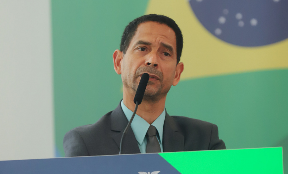 Cursos PM O vice governador Darci Piana participa nesta quarta-feira (20) do lançamento de programa de cursos de atualização profissional e de especialização nas áreas de Polícia Comunitária, Mediação de Conflitos e Análise Criminal para 6,2 mil profissionais de todo o Paraná, no Palacio Iguacu. Na foto, secretário da Segurança Pública, Romulo Marinho Soares. Curitiba, 20/10/2021 - Foto: Geraldo Bubniak/AEN