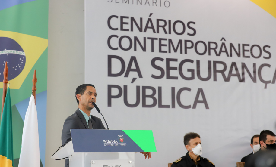 Cursos PM O vice governador Darci Piana participa nesta quarta-feira (20) do lançamento de programa de cursos de atualização profissional e de especialização nas áreas de Polícia Comunitária, Mediação de Conflitos e Análise Criminal para 6,2 mil profissionais de todo o Paraná, no Palacio Iguacu. Na foto, secretário da Segurança Pública, Romulo Marinho Soares. Curitiba, 20/10/2021 - Foto: Geraldo Bubniak/AEN