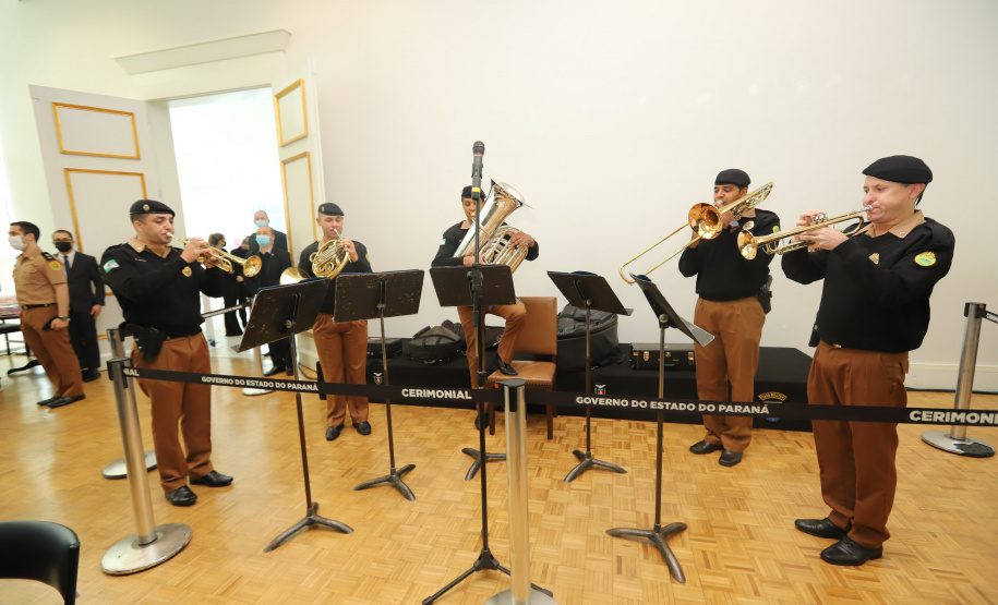 Cursos PM O vice governador Darci Piana participa nesta quarta-feira (20) do lançamento de programa de cursos de atualização profissional e de especialização nas áreas de Polícia Comunitária, Mediação de Conflitos e Análise Criminal para 6,2 mil profissionais de todo o Paraná, no Palacio Iguacu. Curitiba, 20/10/2021 - Foto: Geraldo Bubniak/AEN