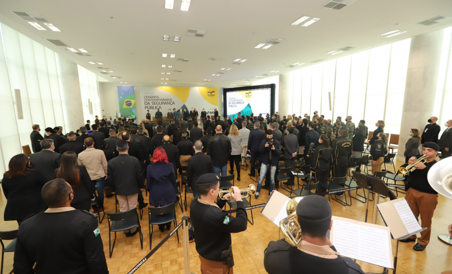 Cursos PM O vice governador Darci Piana participa nesta quarta-feira (20) do lançamento de programa de cursos de atualização profissional e de especialização nas áreas de Polícia Comunitária, Mediação de Conflitos e Análise Criminal para 6,2 mil profissionais de todo o Paraná, no Palacio Iguacu. Curitiba, 20/10/2021 - Foto: Geraldo Bubniak/AEN