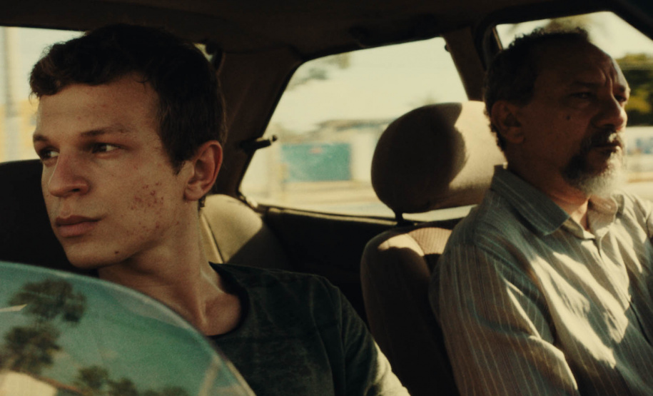 O filme Deserto Particular, produzido por ex-alunos do curso de Cinema e Audiovisual da Universidade Estadual do Paraná (Unespar), foi indicado na semana passada pela Academia Brasileira de Cinema e Artes Audiovisuais para representar o Brasil no Oscar 2022. O longa-metragem venceu a disputa com outros 15 filmes nacionais. - Foto: Reprodução