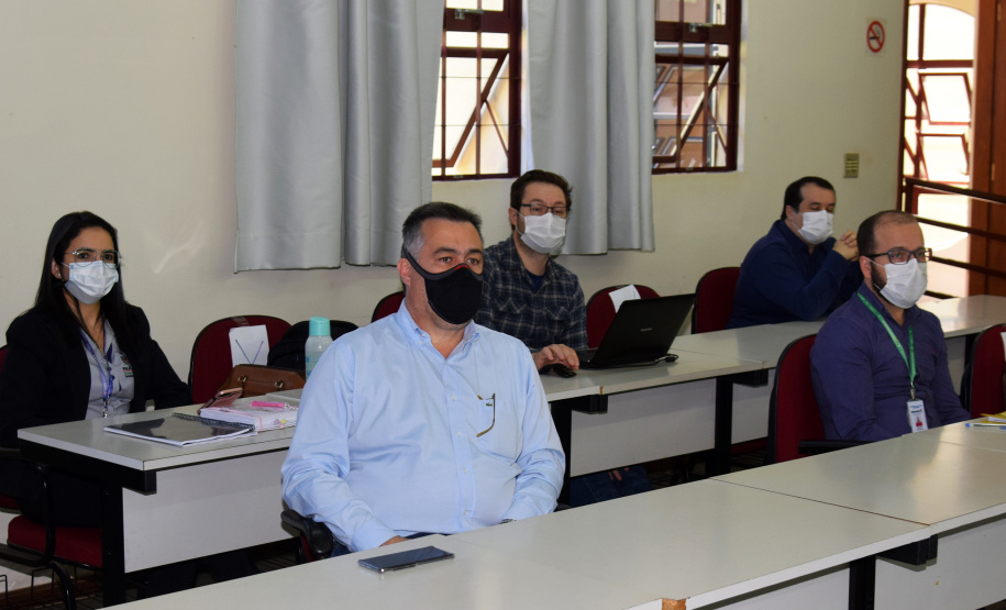 A secretaria estadual da Saúde (Sesa) iniciou nesta quarta-feira (20), em Londrina, a discussão da segunda etapa do Planejamento Regional Integrado (PRI) na Macrorregião Norte. Esta macrorregião soma 97 municípios, em cinco Regionais de Saúde: Apucarana (16ª) Londrina (17ª), Cornélio Procópio (18ª), Jacarezinho (19ª) Ivaiporã (22ª). Foto: Américo Antonio/SESA