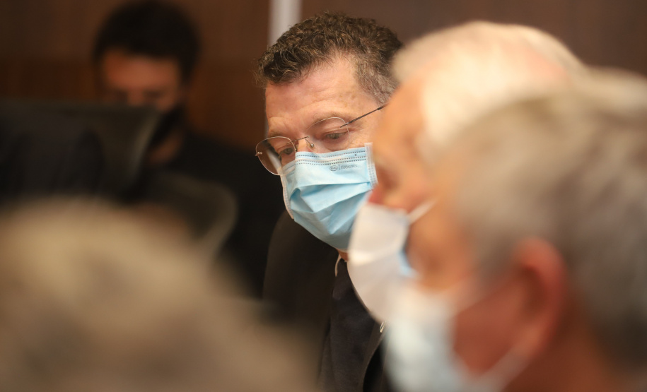 O vice governador Darci Piana recebe  nesta quarta-feira  (20), o embaixador do Estado de Israel, Daniel Zohar-Zonshine. Paraná e Estado de Israel discutem cooperação  para intercâmbio de experiência em tecnologia agricolas. Curitiba, 20/10/2021 -  Foto: Geraldo Bubniak/AEN