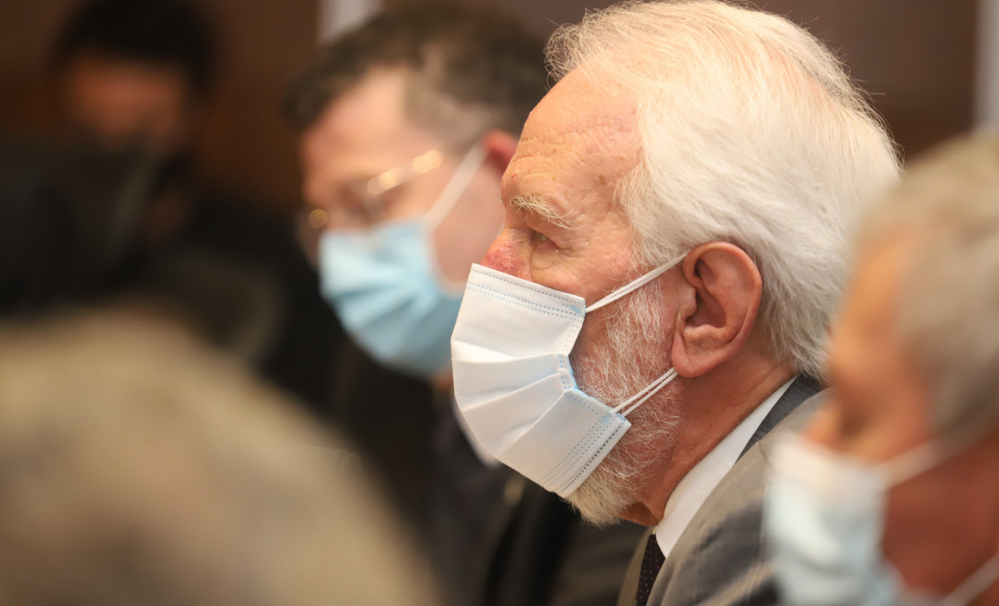 O vice governador Darci Piana recebe  nesta quarta-feira  (20), o embaixador do Estado de Israel, Daniel Zohar-Zonshine. Paraná e Estado de Israel discutem cooperação  para intercâmbio de experiência em tecnologia agricolas. Curitiba, 20/10/2021 -  Foto: Geraldo Bubniak/AEN