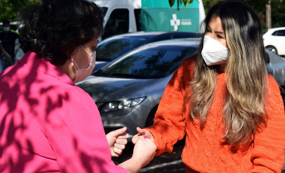 A Secretaria de Estado da Saúde (Sesa) reforçou as ações de cuidados com a saúde da mulher, ligadas à campanha Paraná Rosa, em Londrina, durante o evento do Planejamento Regional Integrado (PRI), nesta quarta-feira (20). A iniciativa, que já está na 3ª edição, tem por objetivo prevenir o câncer de mama e colo do útero, além de outras doenças que colocam em risco a saúde das mulheres. - Londrina, 20/10/2021 - Foto: Américo Antonio/SESA