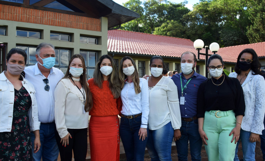 A Secretaria de Estado da Saúde (Sesa) reforçou as ações de cuidados com a saúde da mulher, ligadas à campanha Paraná Rosa, em Londrina, durante o evento do Planejamento Regional Integrado (PRI), nesta quarta-feira (20). A iniciativa, que já está na 3ª edição, tem por objetivo prevenir o câncer de mama e colo do útero, além de outras doenças que colocam em risco a saúde das mulheres. - Londrina, 20/10/2021 - Foto: Américo Antonio/SESA