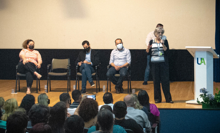 Começou nesta terça-feira (19), em Foz do Iguaçu, o Seminário de Formação sobre o Novo Ensino Médio, uma série de eventos de formação destinados a professores do ensino médio da rede estadual de ensino do Paraná. Serão oito encontros presenciais, até 3 de dezembro, para aprofundamento na proposta pedagógica do Novo Ensino Médio, que será implementado a partir de 2022. - Foz do Iguaçu, 21/10/2021 - Foto: SEED