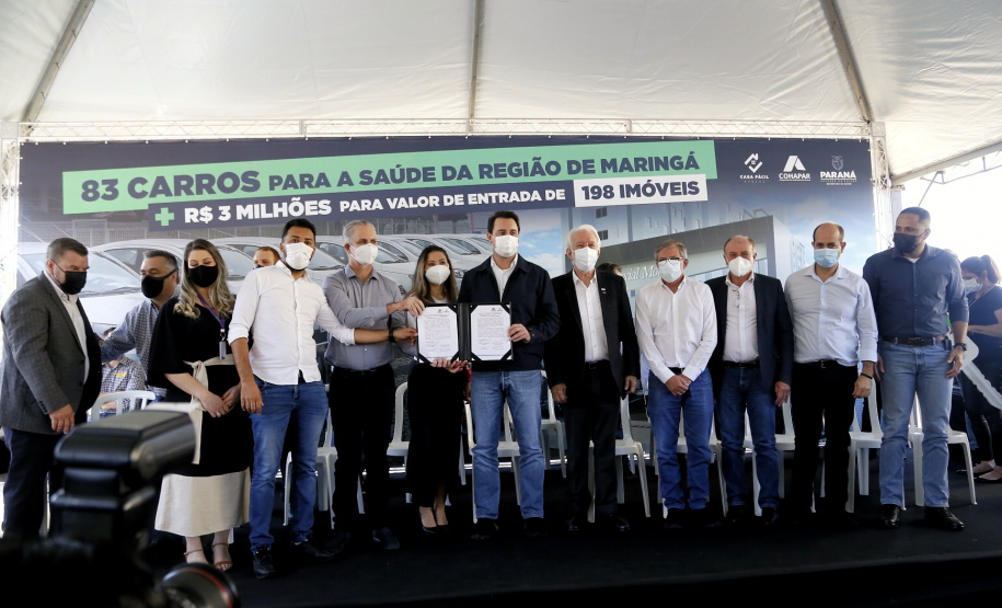 Famílias que estão em busca de uma casa própria em Maringá passaram a contar com um importante incentivo para concretizarem o sonho. O governador Carlos Massa Ratinho Junior liberou nesta quinta-feira (21), um aporte de aproximadamente R$ 3 milhões para custear parte do financiamento de 198 novos imóveis que serão construídos em dois empreendimentos na cidade, na região Noroeste do Paraná. Gilson Abreu/AEN