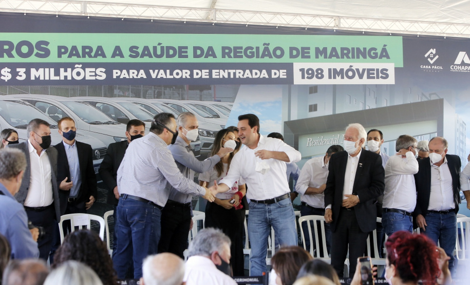 O governador Carlos Massa Ratinho Junior entrega 83 veículos para a Regional de Saúde de Maringá. Gilson Abreu/AEN