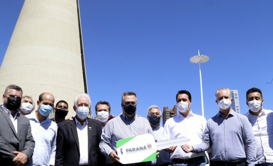 O governador Carlos Massa Ratinho Junior entrega 83 veículos para a Regional de Saúde de Maringá. Gilson Abreu/AEN