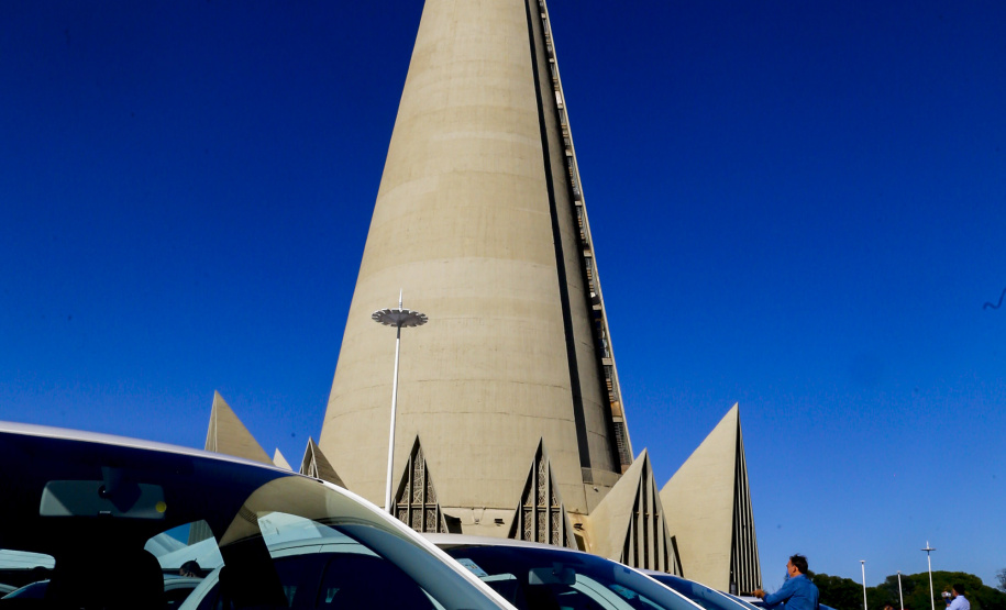 O governador Carlos Massa Ratinho Junior entrega 83 veículos para a Regional de Saúde de Maringá. Gilson Abreu/AEN