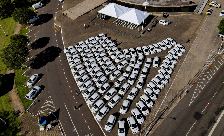O governador Carlos Massa Ratinho Junior entrega 83 veículos para a Regional de Saúde de Maringá. Gilson Abreu/AEN