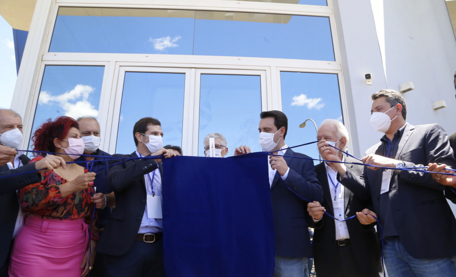 O governador Carlos Massa Ratinho Junior participou nesta quinta-feira (21) em Mandaguari, na Região Norte, da inauguração da nova planta da SuperBAC, empresa especializada em soluções biotecnológicas de alta performance para os segmentos de agricultura, saneamento, óleo e gás e bens de consumo. - Mandaguari, 21/10/2021 - Foto: Gilson Abreu/AEN